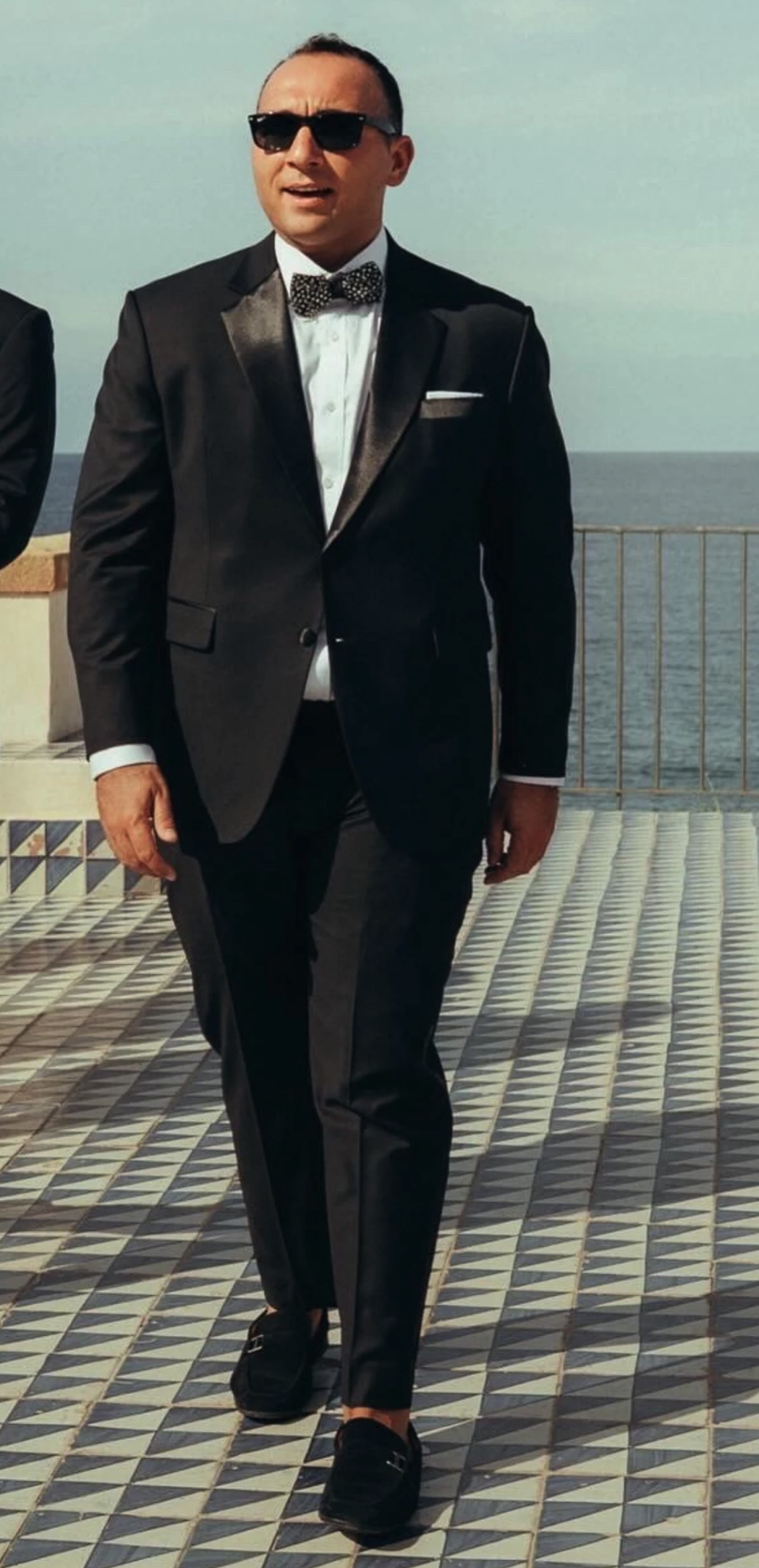 Black tuxedo, outdoor event